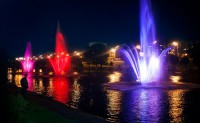 Светомузыкальный фонтан в центре Киева ко Дню Независимости